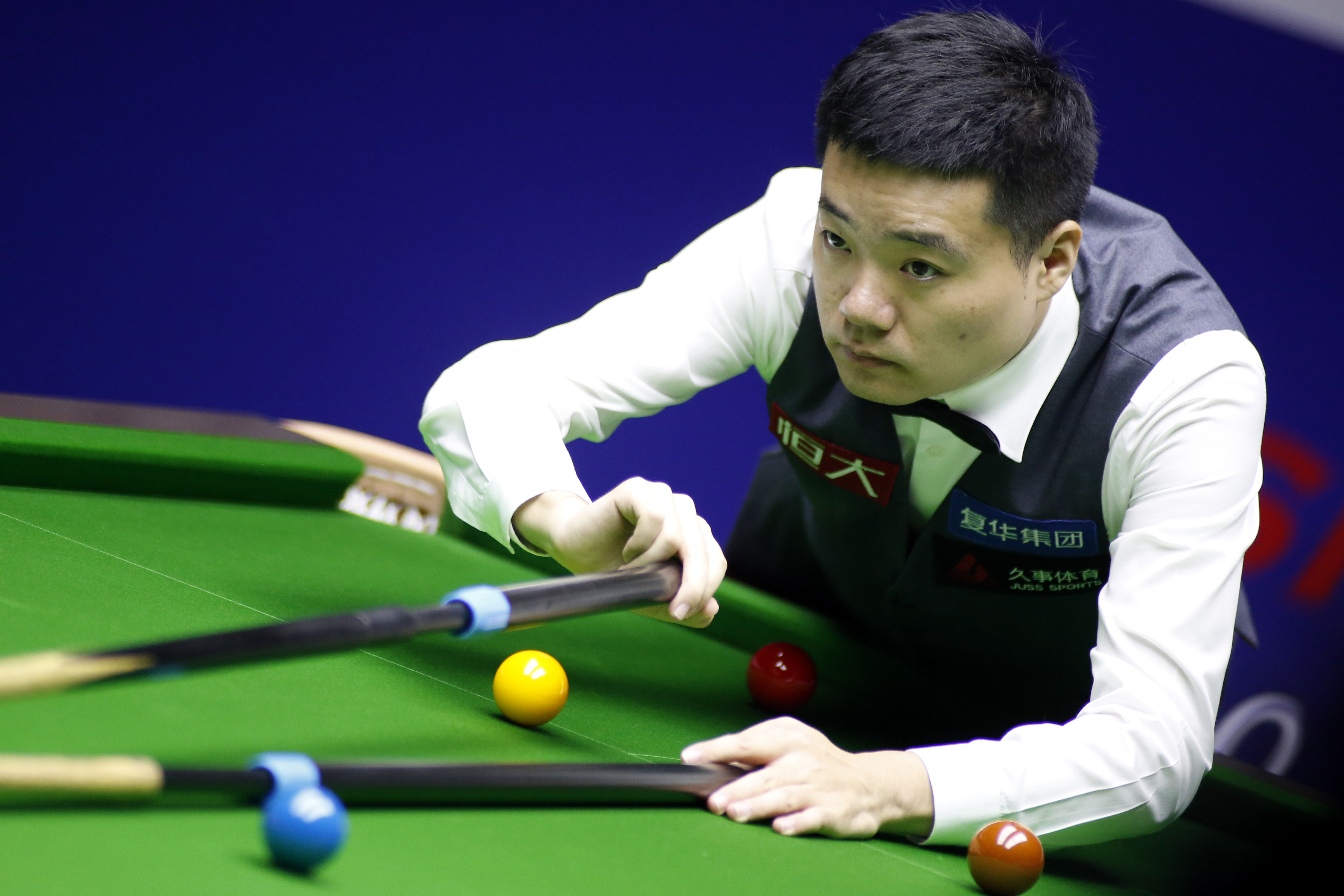 年轻从来不 年轻从来不