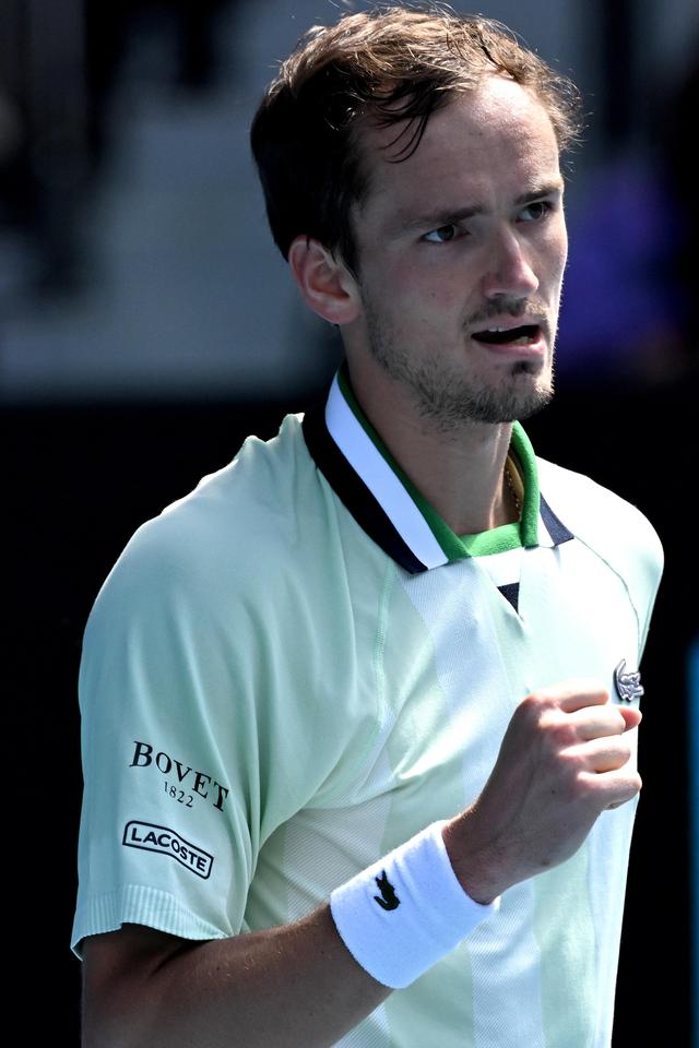 在替补席上 在替补席上