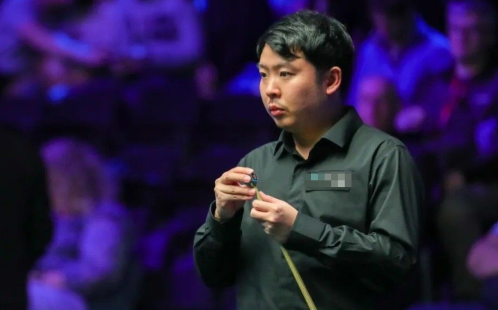 他从一个不 他从一个不