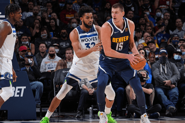 足球目前的 足球目前的